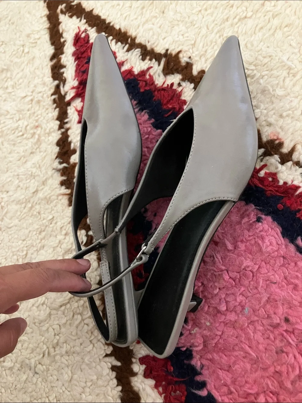 Pointed Toe Slingback Kitten Heels in Gray